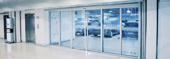 Space Autodoor acting in commercial uses